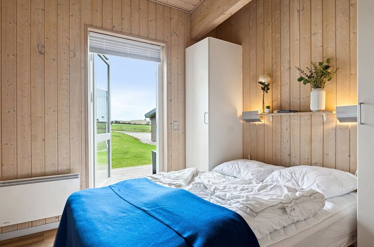 Vakantiehuis "Noreen" - 500m from the sea