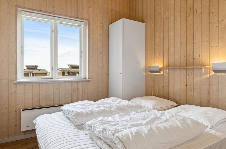 Vakantiehuis "Noreen" - 500m from the sea
