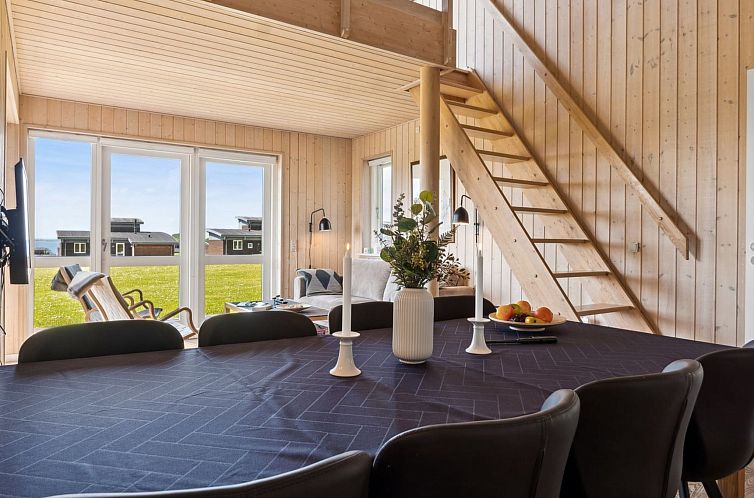 Vakantiehuis "Noreen" - 500m from the sea