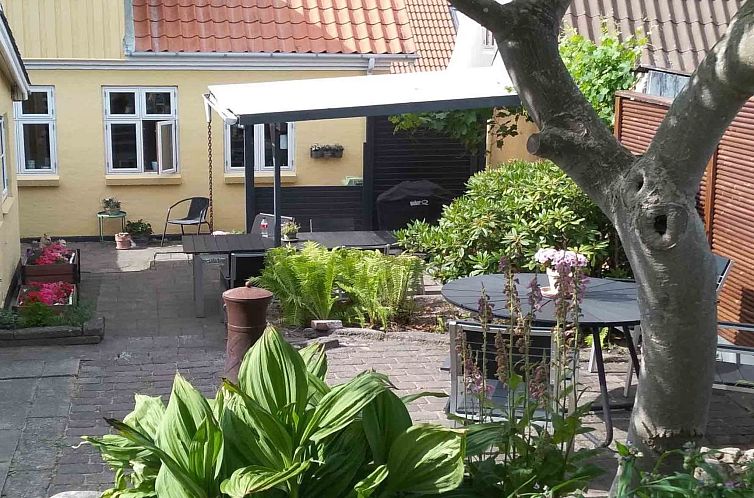 Vakantiehuis "Noreen" - 500m from the sea