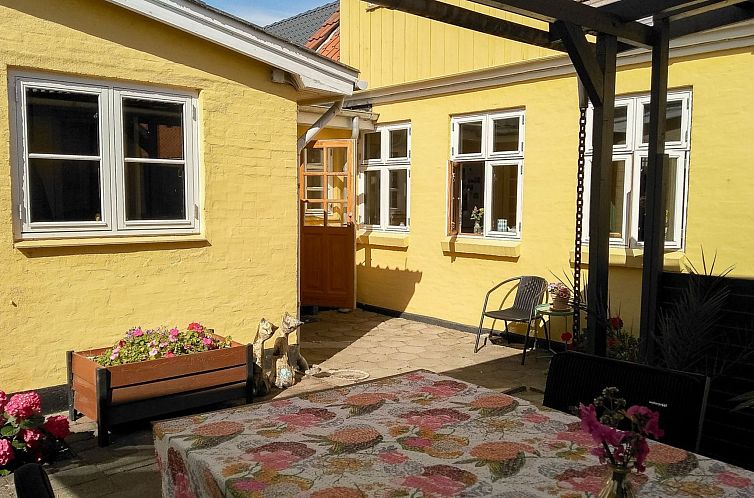 Vakantiehuis "Noreen" - 500m from the sea