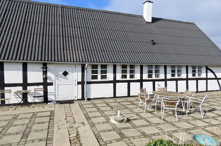 Vakantiehuis "Thessa" - 4km from the sea