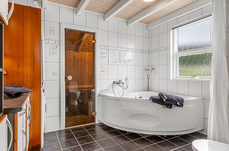 Vakantiehuis "Winald" - 150m from the sea