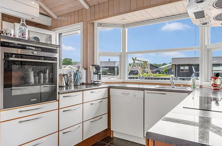 Vakantiehuis "Winald" - 150m from the sea