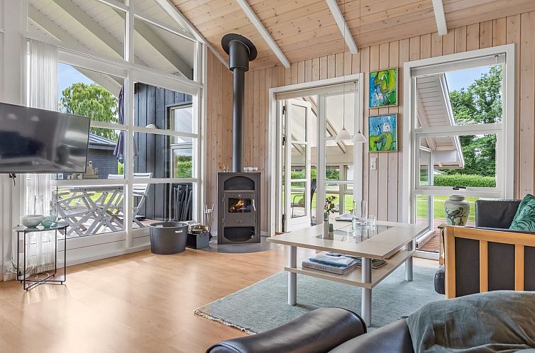 Vakantiehuis "Winald" - 150m from the sea