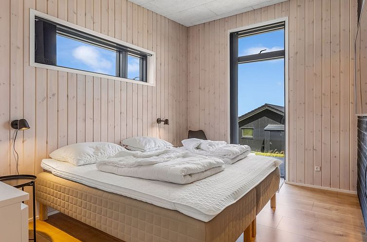 Vakantiehuis "Heidie" - 600m from the sea