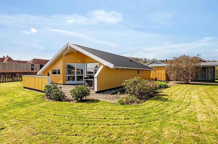 Vakantiehuis "Halla" - 250m from the sea