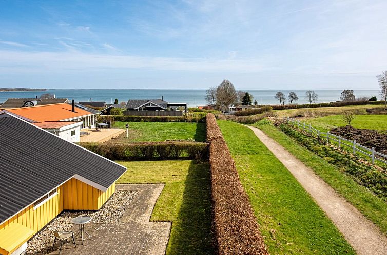 Vakantiehuis "Halla" - 250m from the sea