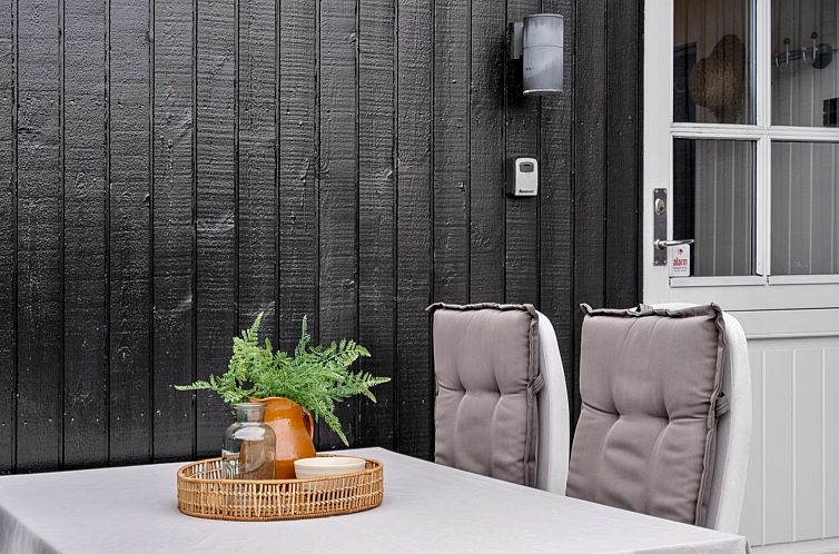 Vakantiehuis "Ajvi" - 50m from the sea