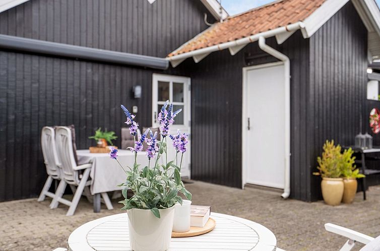 Vakantiehuis "Ajvi" - 50m from the sea