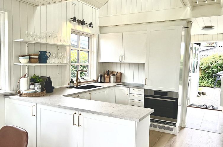 Vakantiehuis "Ajvi" - 50m from the sea