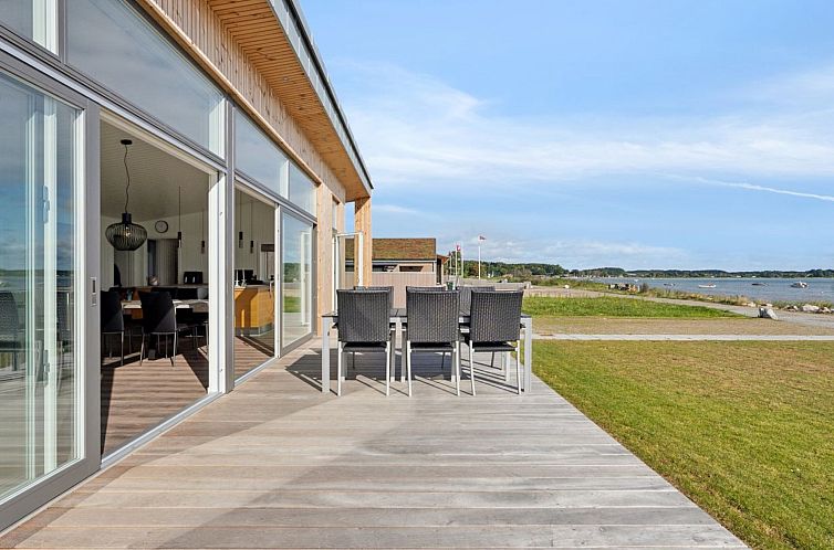 Vakantiehuis "Eljas" - 10m from the sea