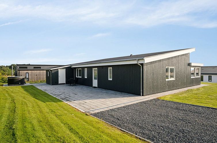 Vakantiehuis "Alka" - 500m from the sea