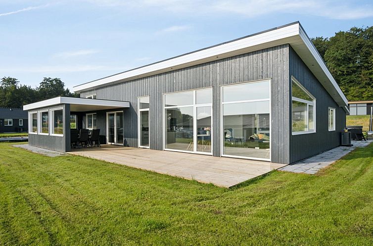 Vakantiehuis "Alka" - 500m from the sea