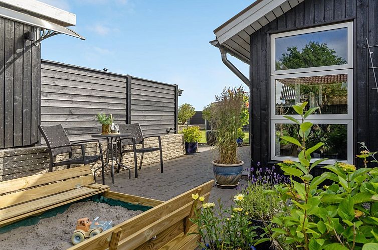 Vakantiehuis "Kei" - 75m from the sea