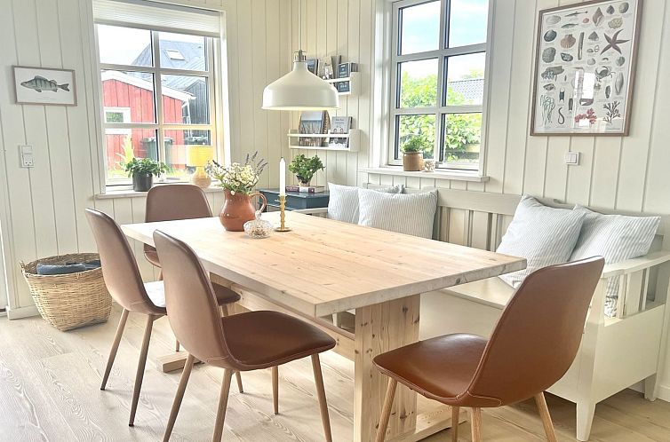 Vakantiehuis "Ajvi" - 50m from the sea