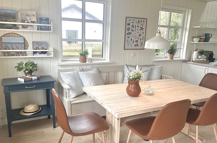 Vakantiehuis "Ajvi" - 50m from the sea