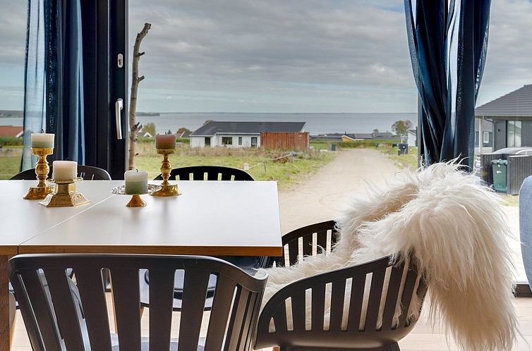 Vakantiehuis "Gunborg" - 400m from the sea