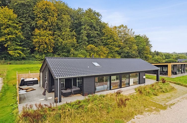 Vakantiehuis "Gunborg" - 400m from the sea