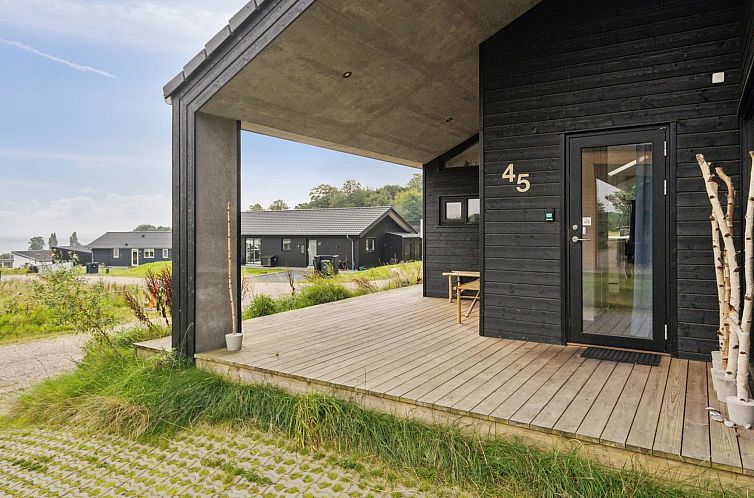 Vakantiehuis "Gunborg" - 400m from the sea