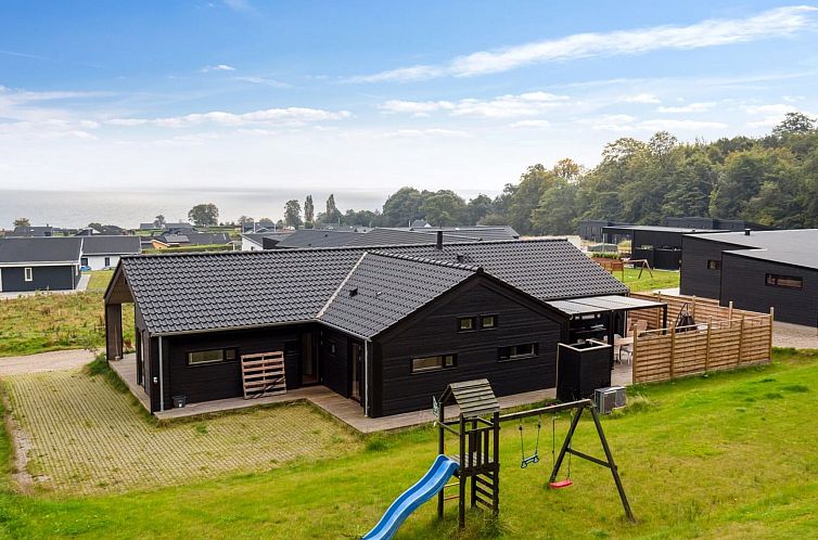 Vakantiehuis "Gunborg" - 400m from the sea