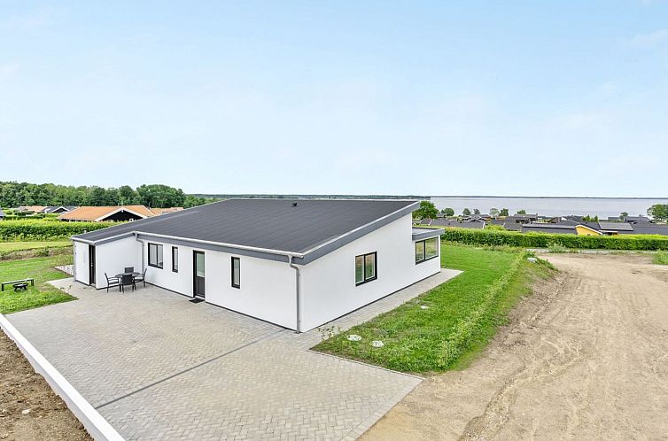Vakantiehuis "Constantin" - 500m from the sea