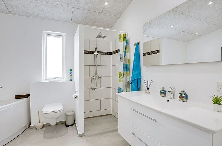 Vakantiehuis "Constantin" - 500m from the sea