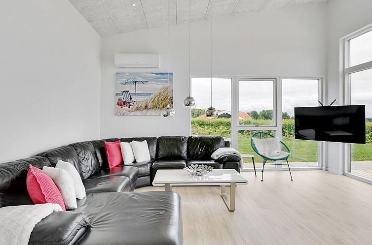 Vakantiehuis "Constantin" - 500m from the sea