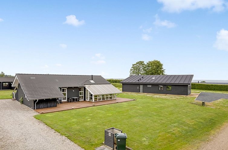 Vakantiehuis "Winald" - 150m from the sea
