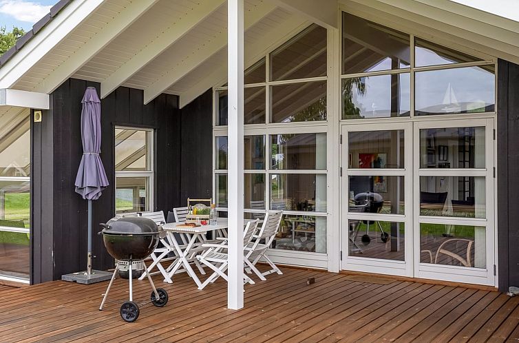 Vakantiehuis "Winald" - 150m from the sea