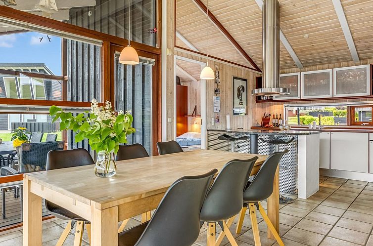 Vakantiehuis "Ayda" - 200m from the sea