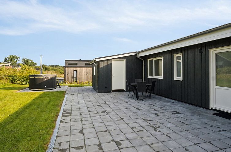 Vakantiehuis "Alka" - 500m from the sea