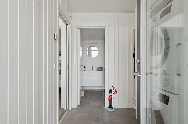 Vakantiehuis "Eljas" - 10m from the sea
