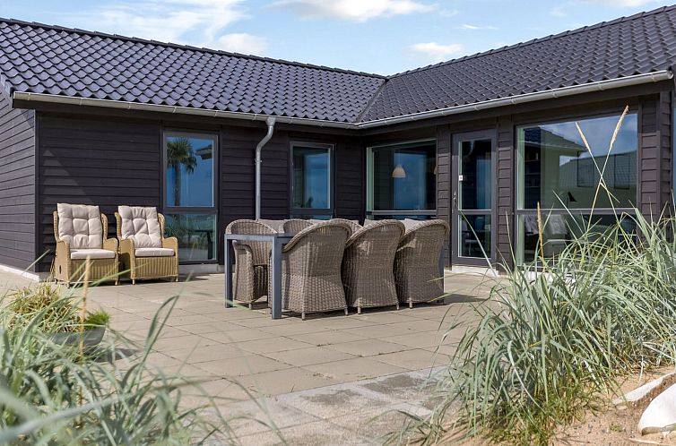 Vakantiehuis "Eino" - 30m from the sea