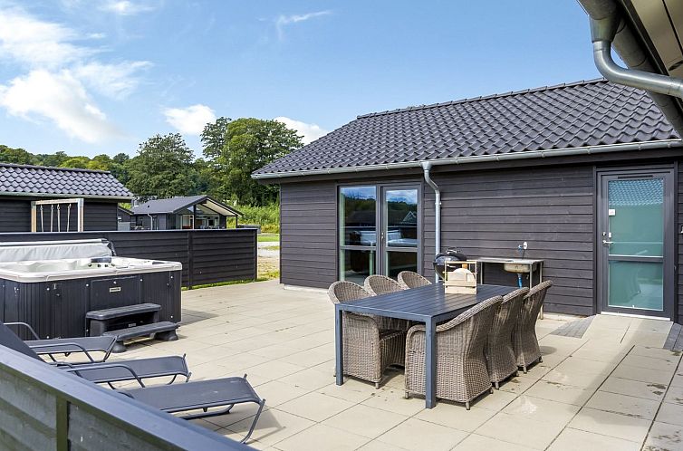 Vakantiehuis "Eino" - 30m from the sea