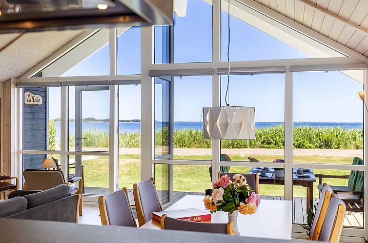 Vakantiehuis "Amma" - 15m from the sea