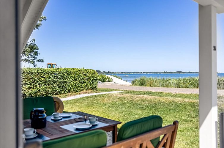 Vakantiehuis "Amma" - 15m from the sea