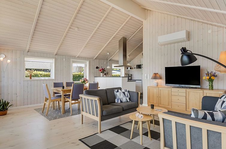 Vakantiehuis "Amma" - 15m from the sea
