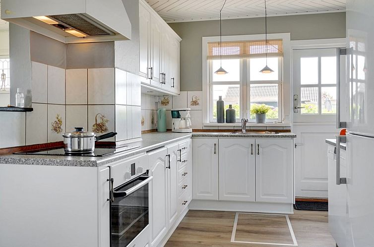 Vakantiehuis "Hwitserk" - 5m from the sea