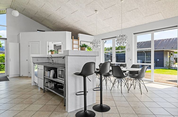 Vakantiehuis "Diuri" - 380m from the sea