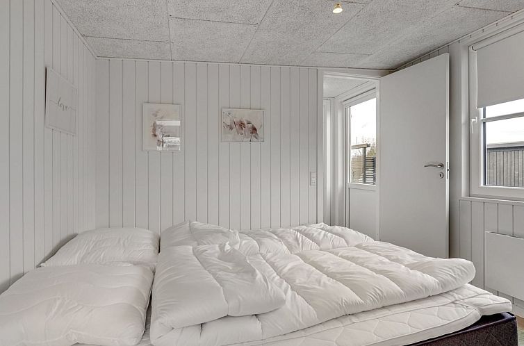 Vakantiehuis "Helmina" - 125m from the sea