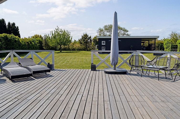 Vakantiehuis "Nilsa" - 400m from the sea