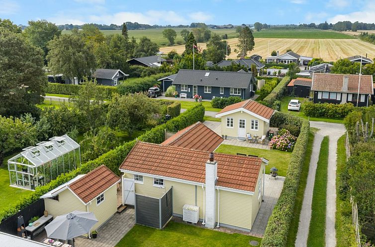 Vakantiehuis "Lenya" - 60m from the sea