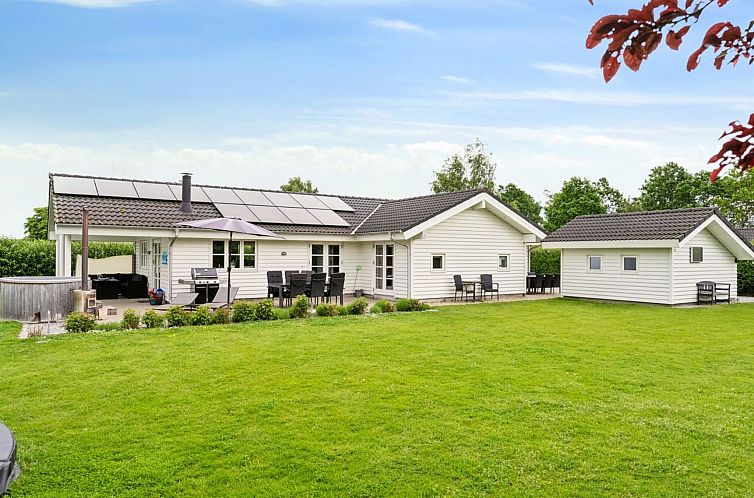 Vakantiehuis "Andon" - 320m from the sea