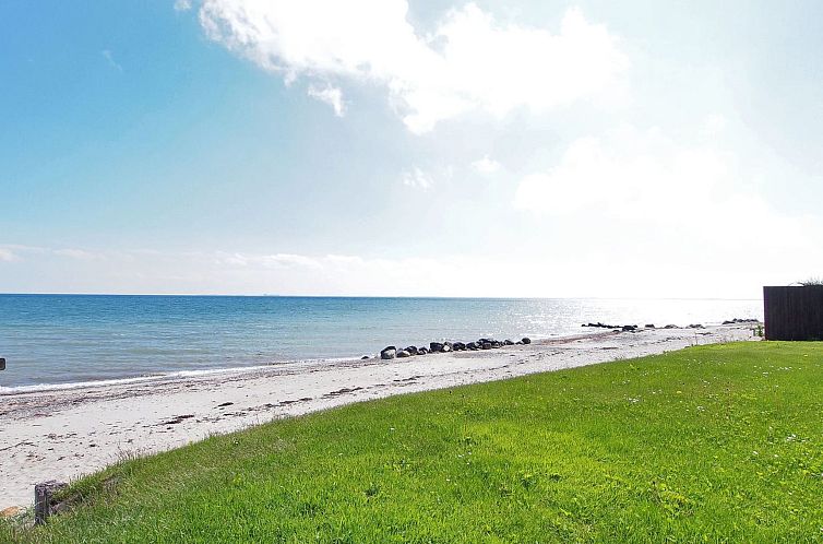 Vakantiehuis "Neea" - 40m from the sea