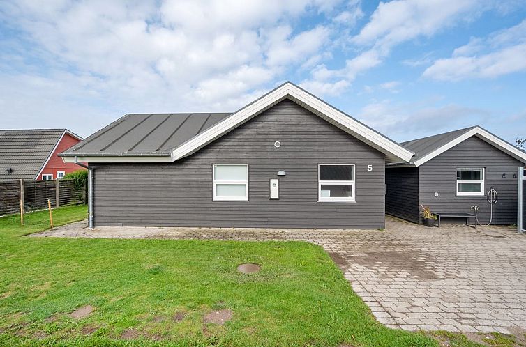 Vakantiehuis "Thorwith" - 150m from the sea