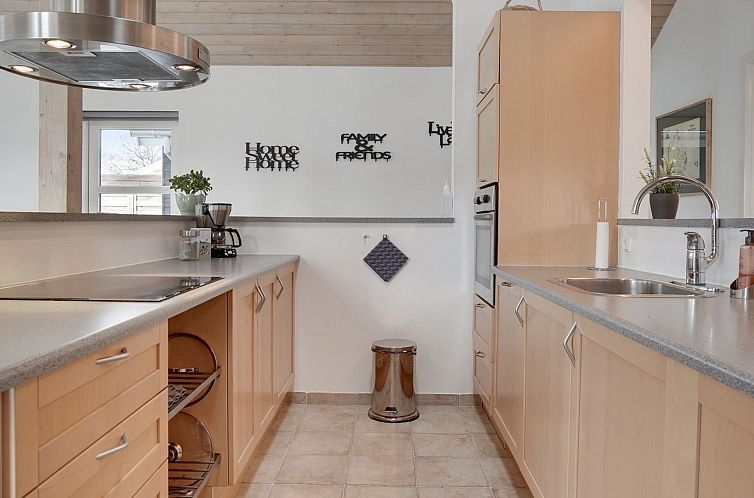 Vakantiehuis "Thorwith" - 150m from the sea