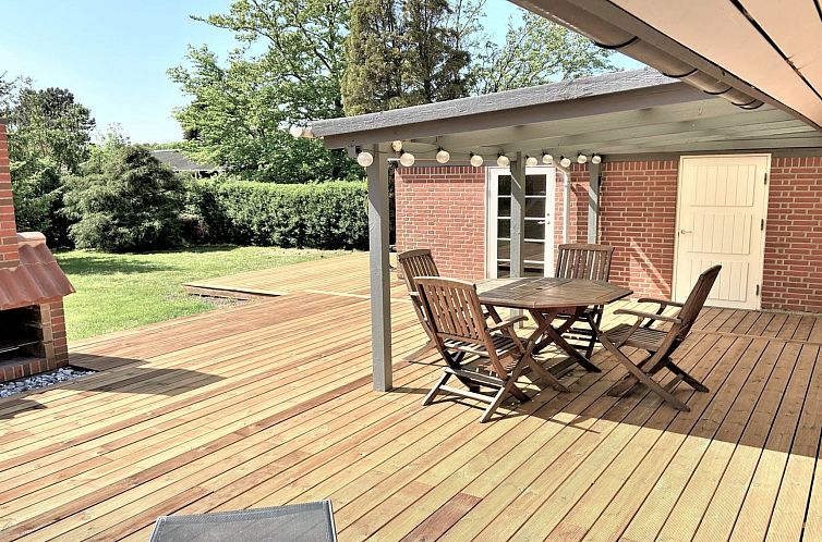 Vakantiehuis "Guthmund" - 400m from the sea
