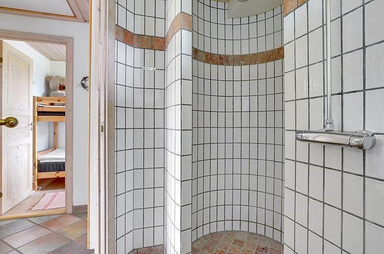 Vakantiehuis "Guthmund" - 400m from the sea