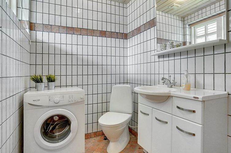 Vakantiehuis "Guthmund" - 400m from the sea